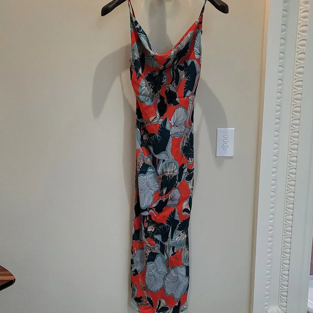 Dress - Picture 1 of 4